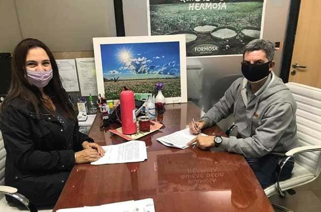 El intendente de Riacho He Hé firmó convenio de obras