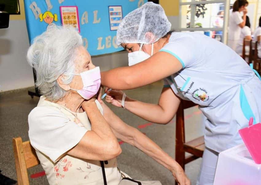 Mayores de 80 años recibirán la 2.ª dosis de la vacuna Covishield