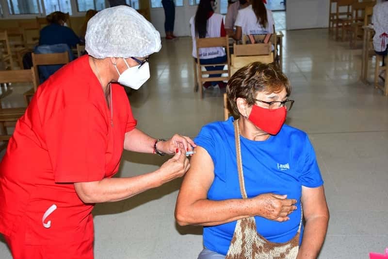 Insfrán anunció vacunación para las clases 65 y 66 en capital y nuevas jornadas en el interior