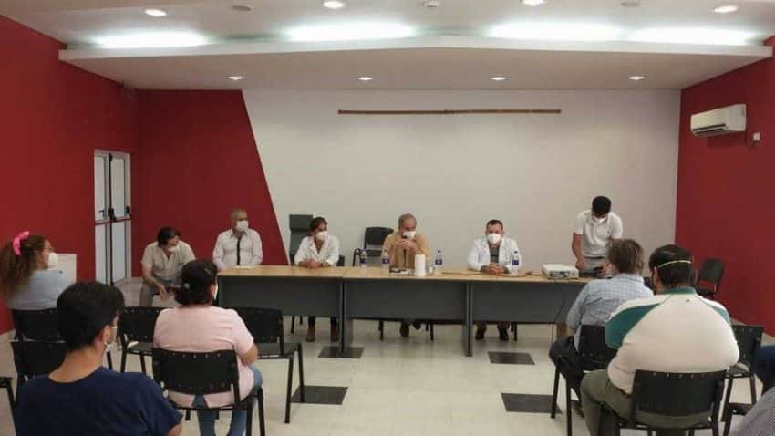 Gómez encabezó una jornada de trabajo en el Hospital Cruz Felipe Arnedo de Clorinda
