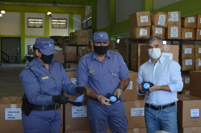 FONTEX entregó 1500 uniformes a la Policía de la Provincia