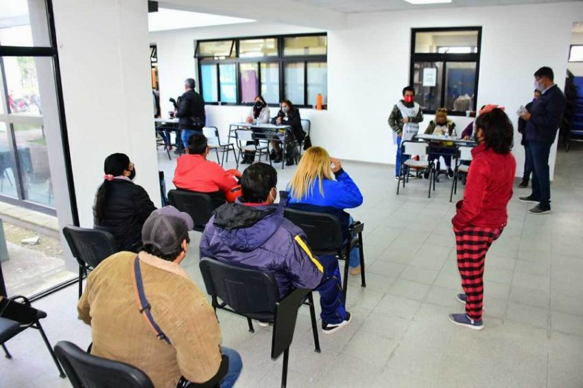 En julio las muertes por covid-19 disminuyeron el 38%