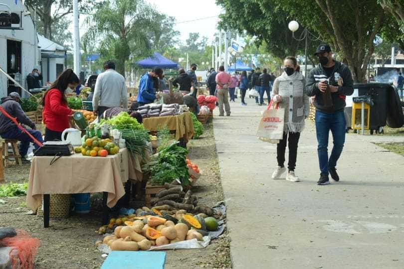 Expo feria de frutas y verduras en el mercado frutihortícola mayorista