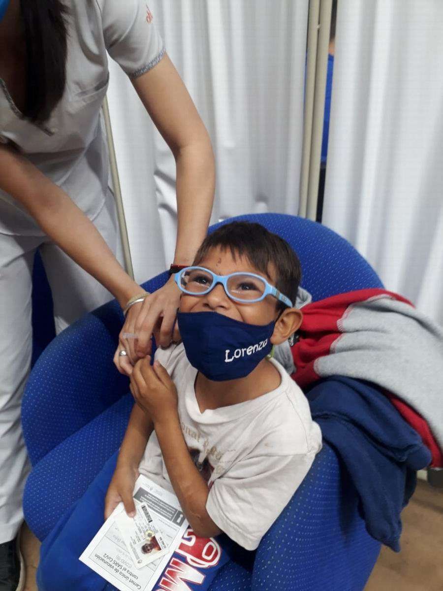 Menores de entre 5 y 11 años se vacunaron por segundo día en Formosa Capital