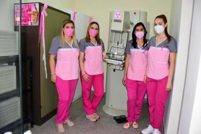 Octubre Rosa: el Gobierno instaló mamógrafos en toda la ciudad para exámenes gratuitos