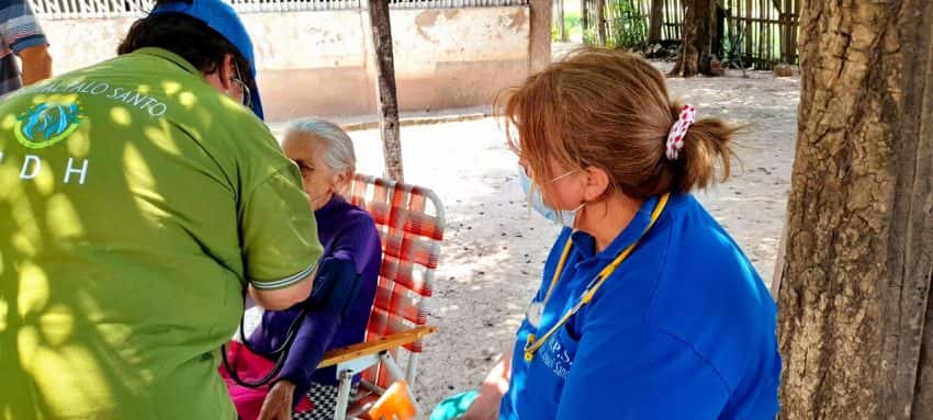 Hospital de Palo Santo ofrece servicios de salud gratuitos en los barrios de la localidad