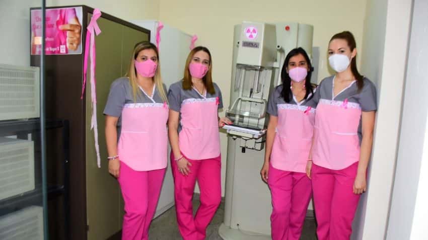 Octubre Rosa: el gobierno provincial dispuso mamógrafos en toda la ciudad para exámenes gratuitos
