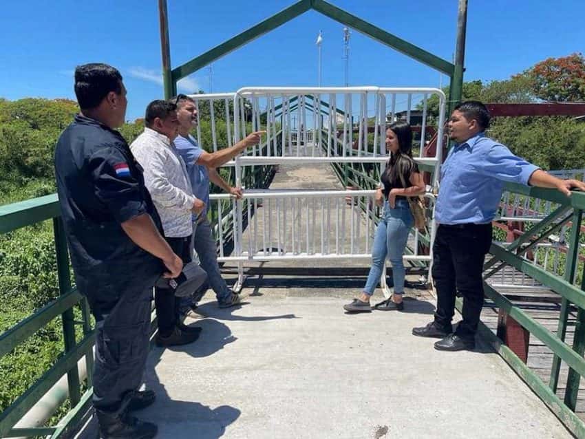 Autoridades de Nanawa observaron estado de las pasarelas con Clorinda