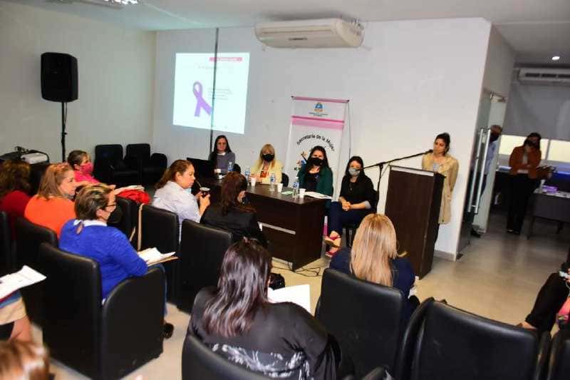 Encuentro entre la Secretaría de la Mujer con responsables de Áreas Mujer de Municipios