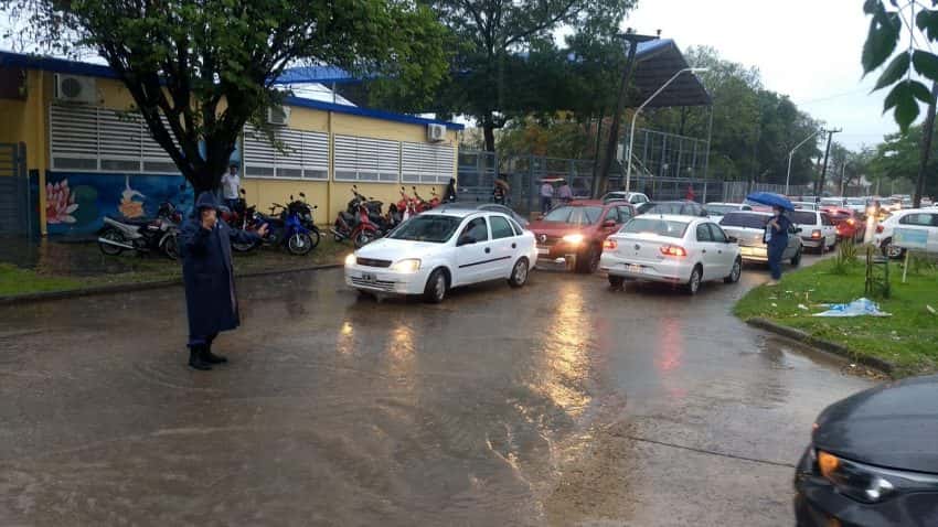 La lluvia es protagonista en el inicio de la jornada electoral