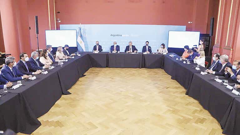 Alberto Fernández destacó el consenso fiscal firmado con 23 provincias y criticó a Larreta