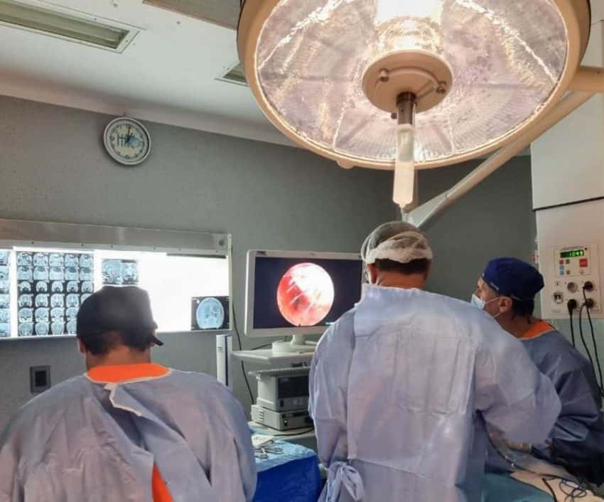 En el HAC realizan una innovadora técnica quirúrgica para extirpar un tumor de hipófisis