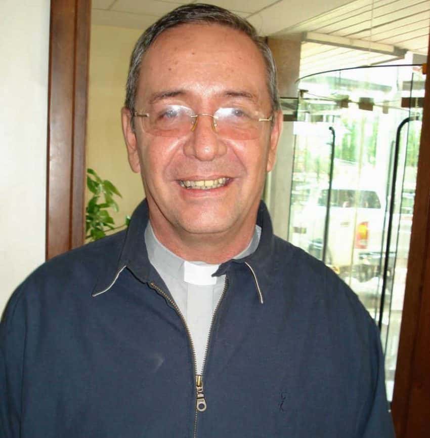 Nos dejó un enorme cura: la muerte del padre Raúl Méndez