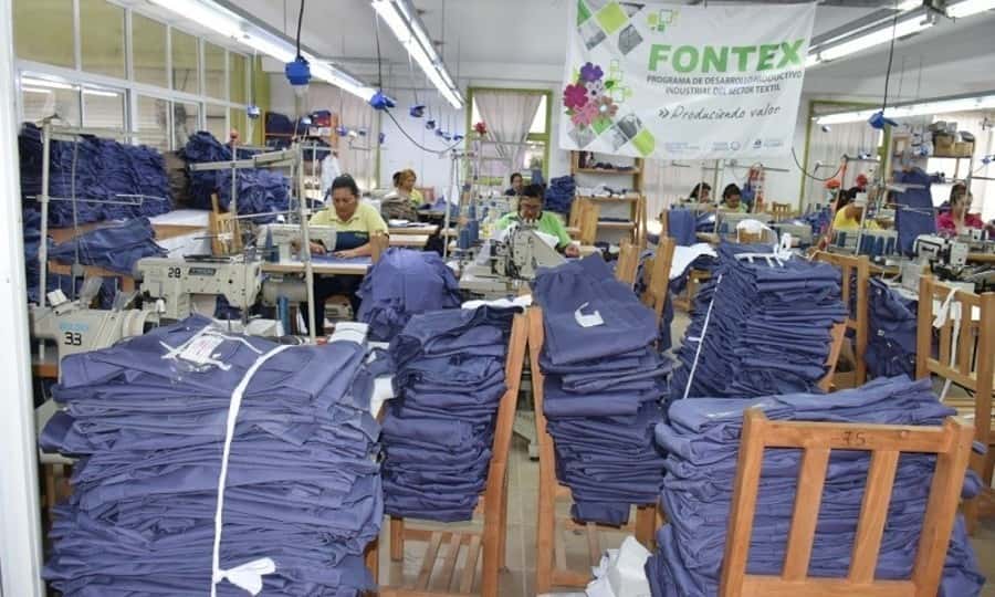 FONTEX entrega un promedio de
mil uniformes por mes a la Policía