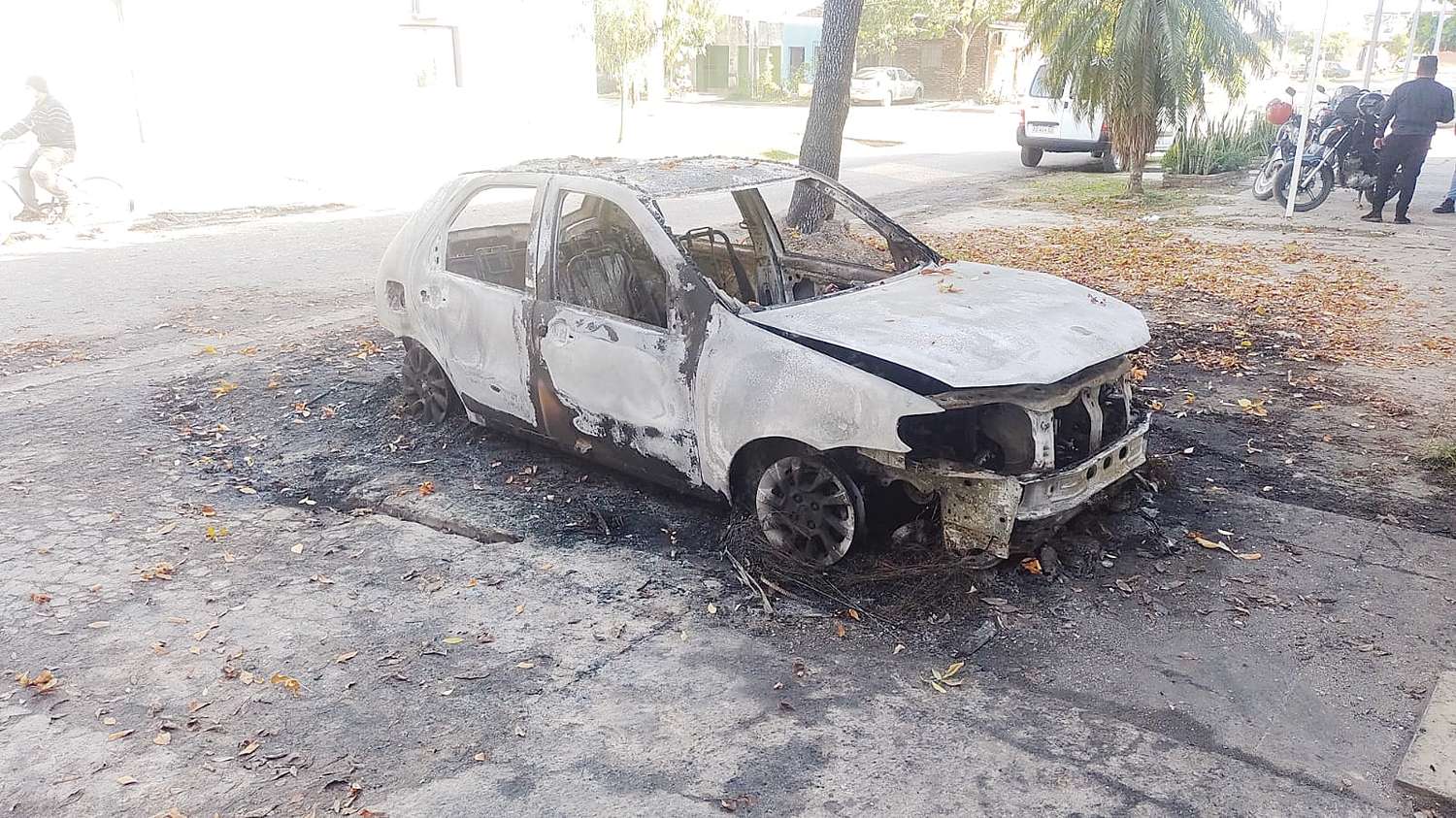 Incendio de automóvil:
detienen a otro sujeto