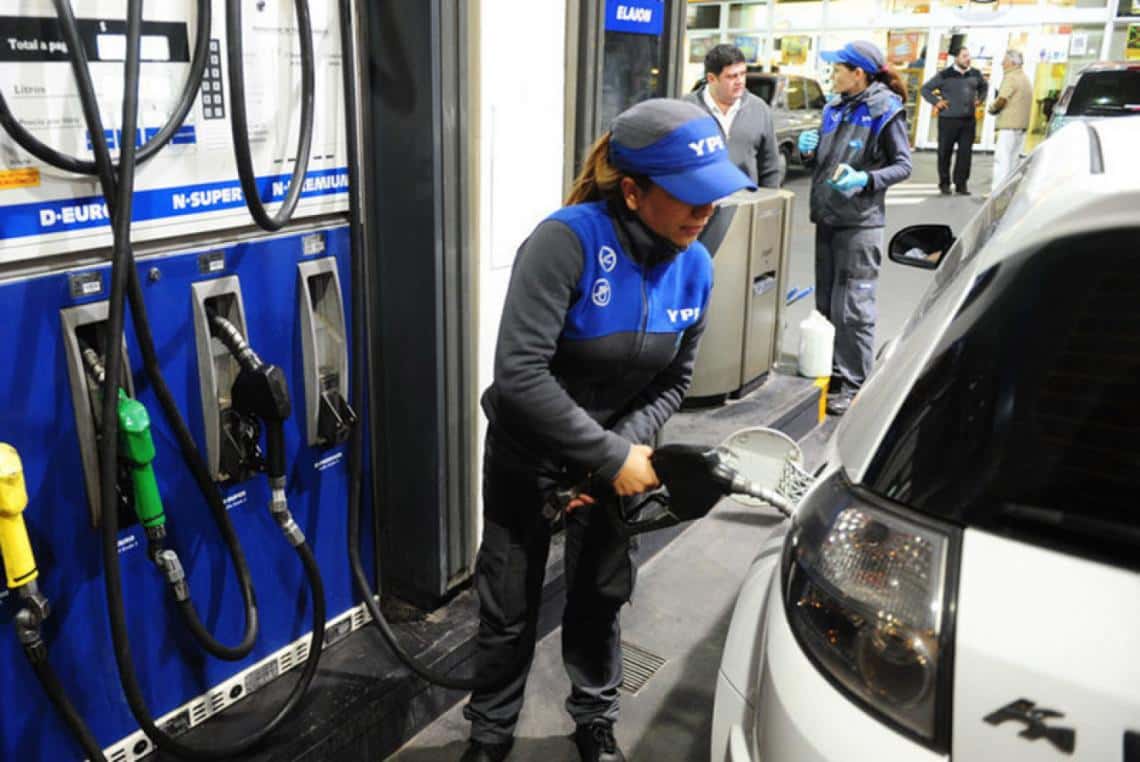 YPF también se sumó a la suba de precios de la nafta y el gasoil