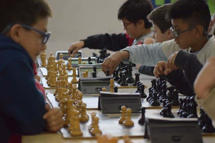 Invitan a participar en un torneo de 
ajedrez en el Salón Cultural Municipal