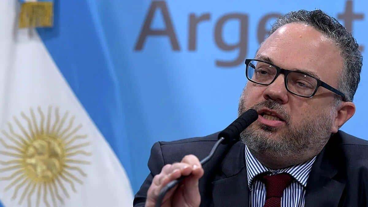 Fernández le pidió la renuncia a Matías Kulfas
luego de un reclamo de Cristina Fernández
