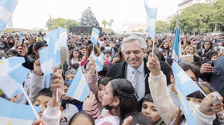 Alberto Fernández: “Argentina no es ese país 
sin destino que algunos quieren plantearnos”