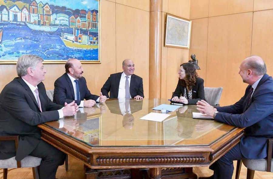 Manzur y Batakis se reunieron con gobernadores
provinciales en el Ministerio de Economía