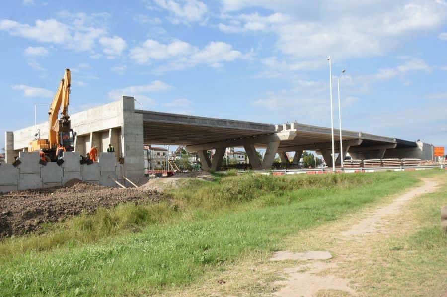 El viaducto sobreelevado de la avenida
Kirchner tiene un avance superior al 70%