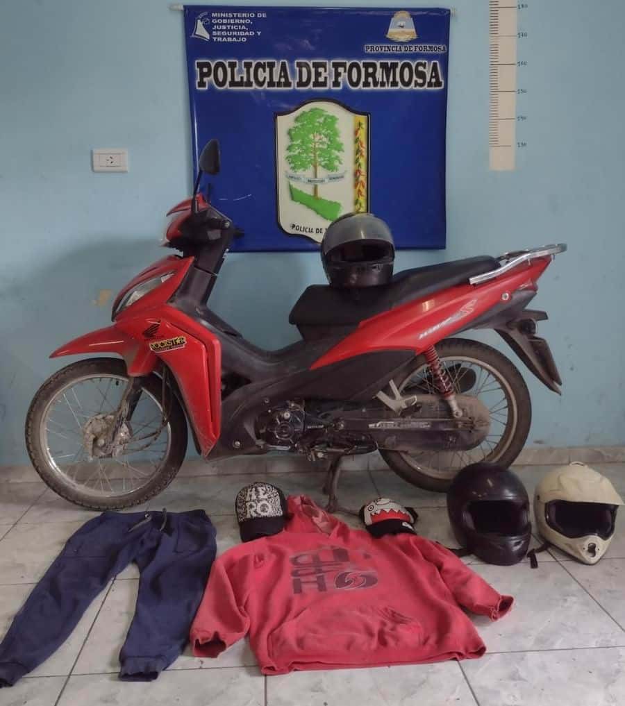 Dos detenidos y un menor retenido por el 
robo de motocicletas en capital y en el interior