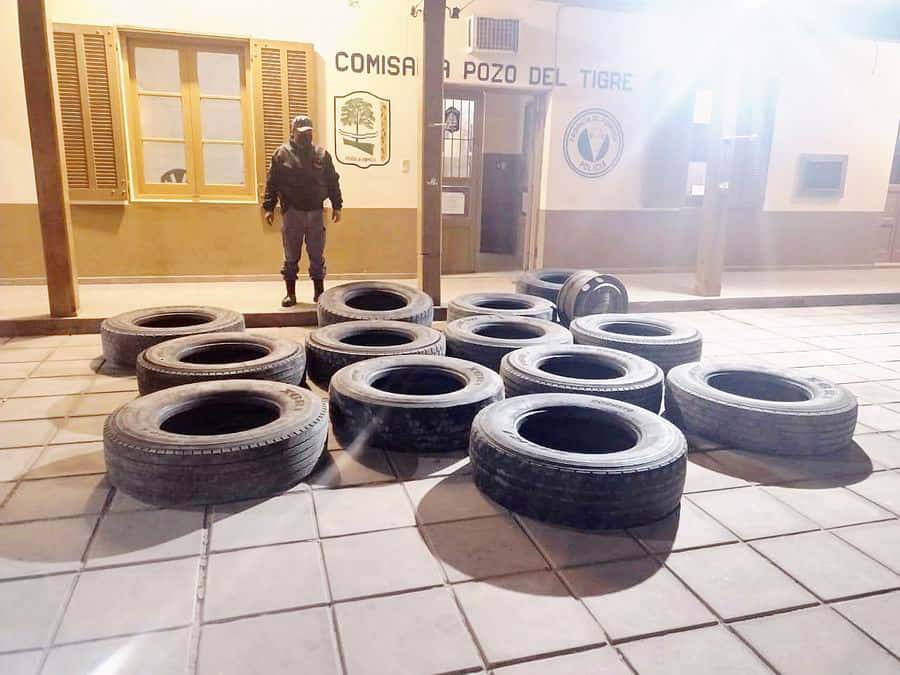 La Policía secuestró neumáticos nuevos de 
origen extranjero por ruta provincial 26 Norte
