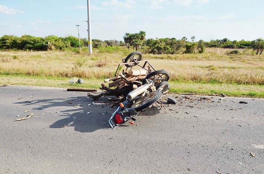 Un hombre de 41 años perdió la
vida en un choque entre dos motos