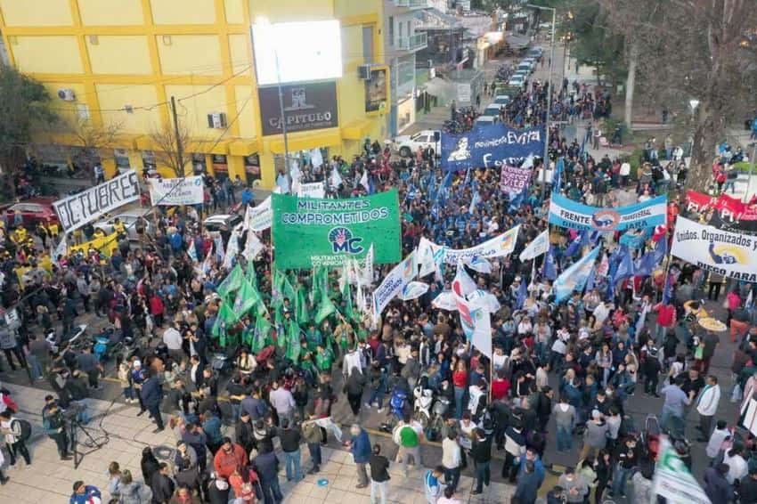 Masiva convocatoria en repudio al
atentado sufrido por Cristina Fernández