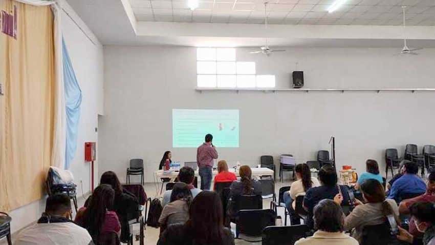 Prosiguen jornadas de actualización del 
Chagas en Las Lomitas e Ingeniero Juárez