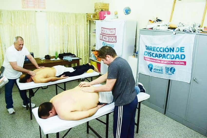 La Municipalidad dicta cursos de masajes para no videntes