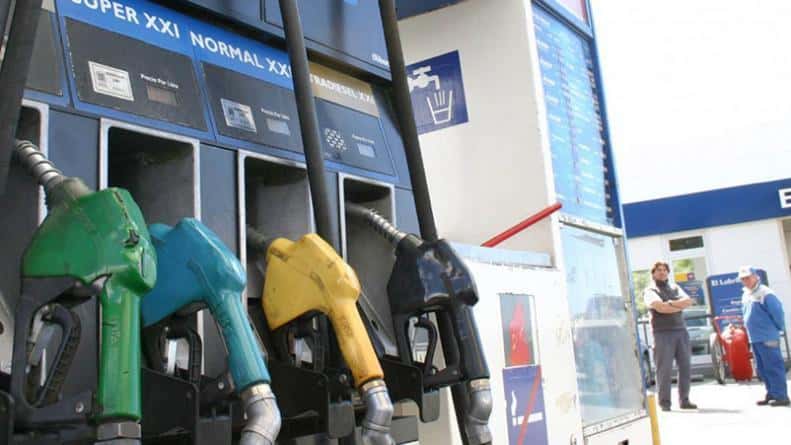 Hasta un 6%, YPF aumentó los combustibles en todo el país