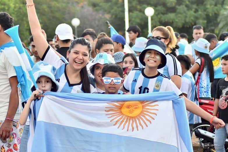Luego de la victoria Argentina, los festejos coparon las calles formoseñas