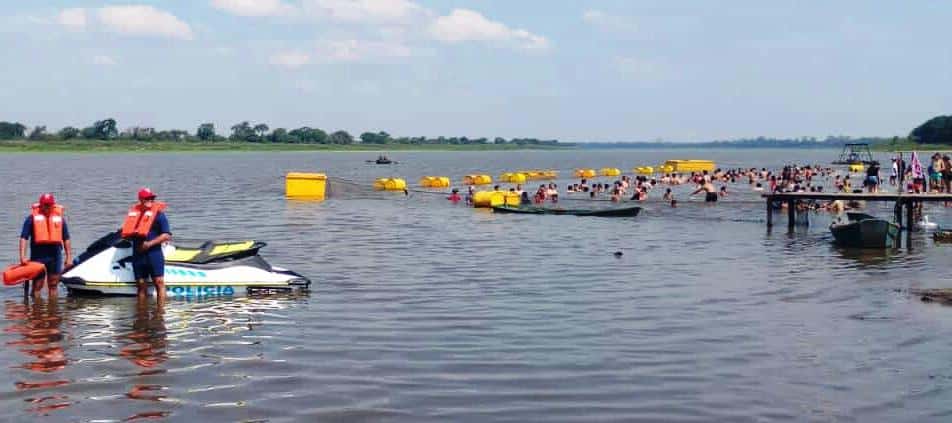 Auxiliaron a tres personas que cayeron de un kayak en la laguna Herradura