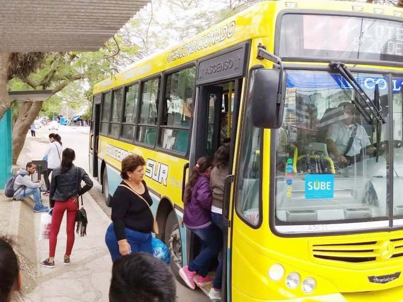 Oficializan millonarios subsidios para el 
transporte urbano de pasajeros en las provincias