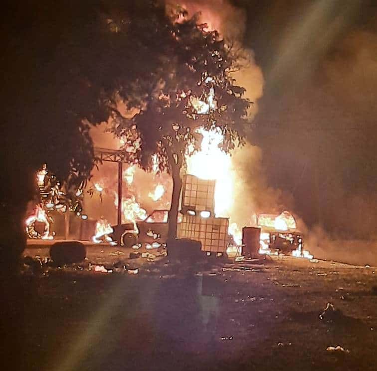 Clorinda: ardió un depósito de combustible y destruyó vehículos en la zona
