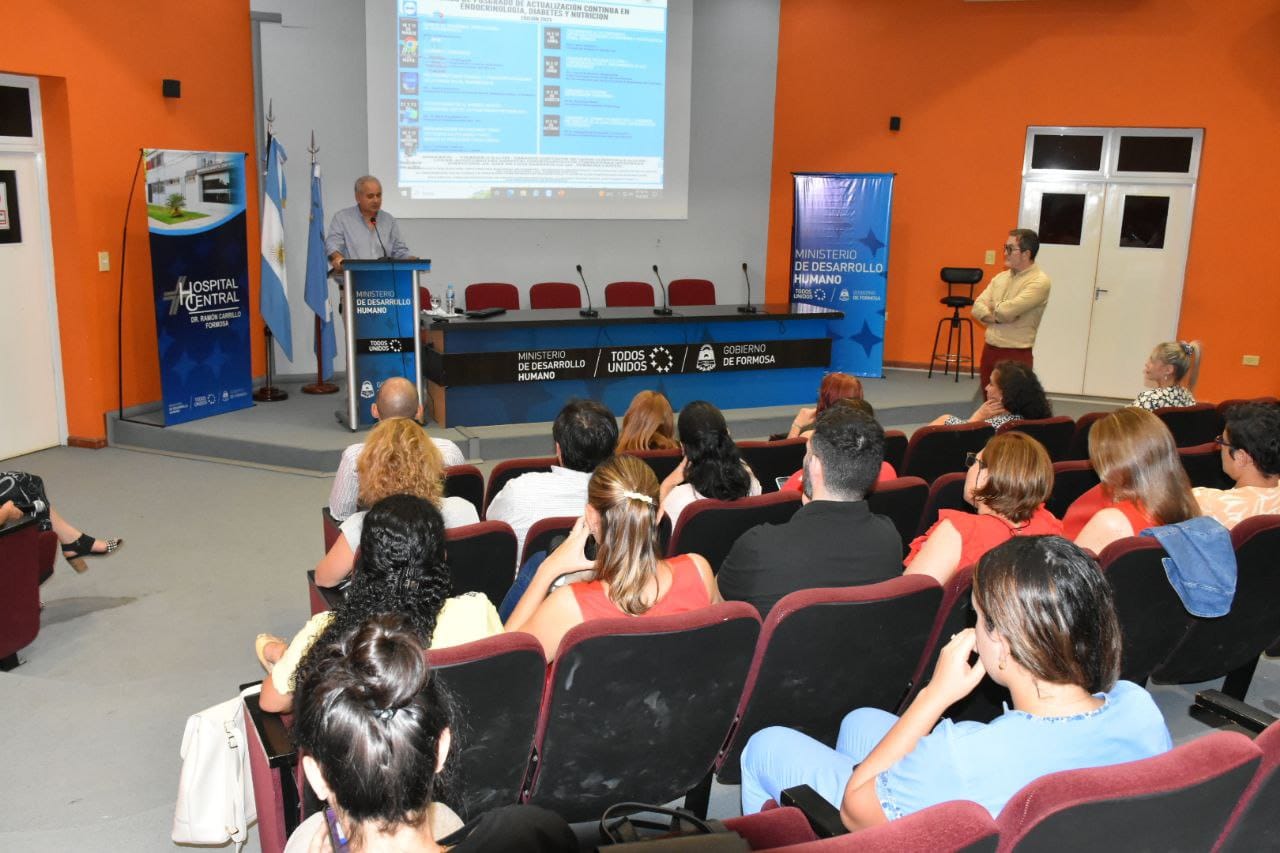 El ministro Gómez dio apertura al curso de Posgrado de Actualización Continua en Endocrinología, Diabetes y Nutrición