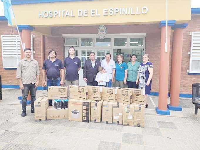 Entregaron equipos informáticos
para el hospital de El Espinillo