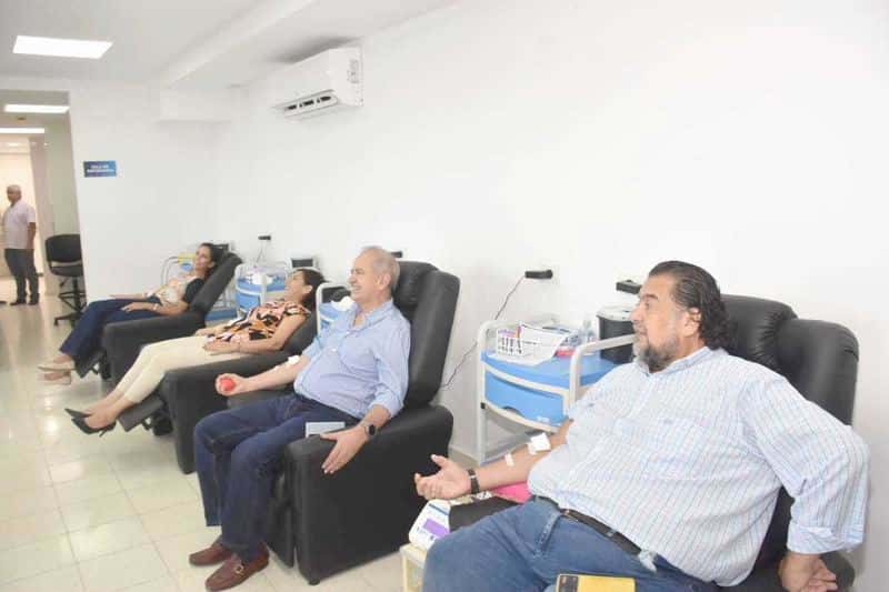 Autoridades del Poder Ejecutivo se
sumaron a la donación voluntaria de sangre
