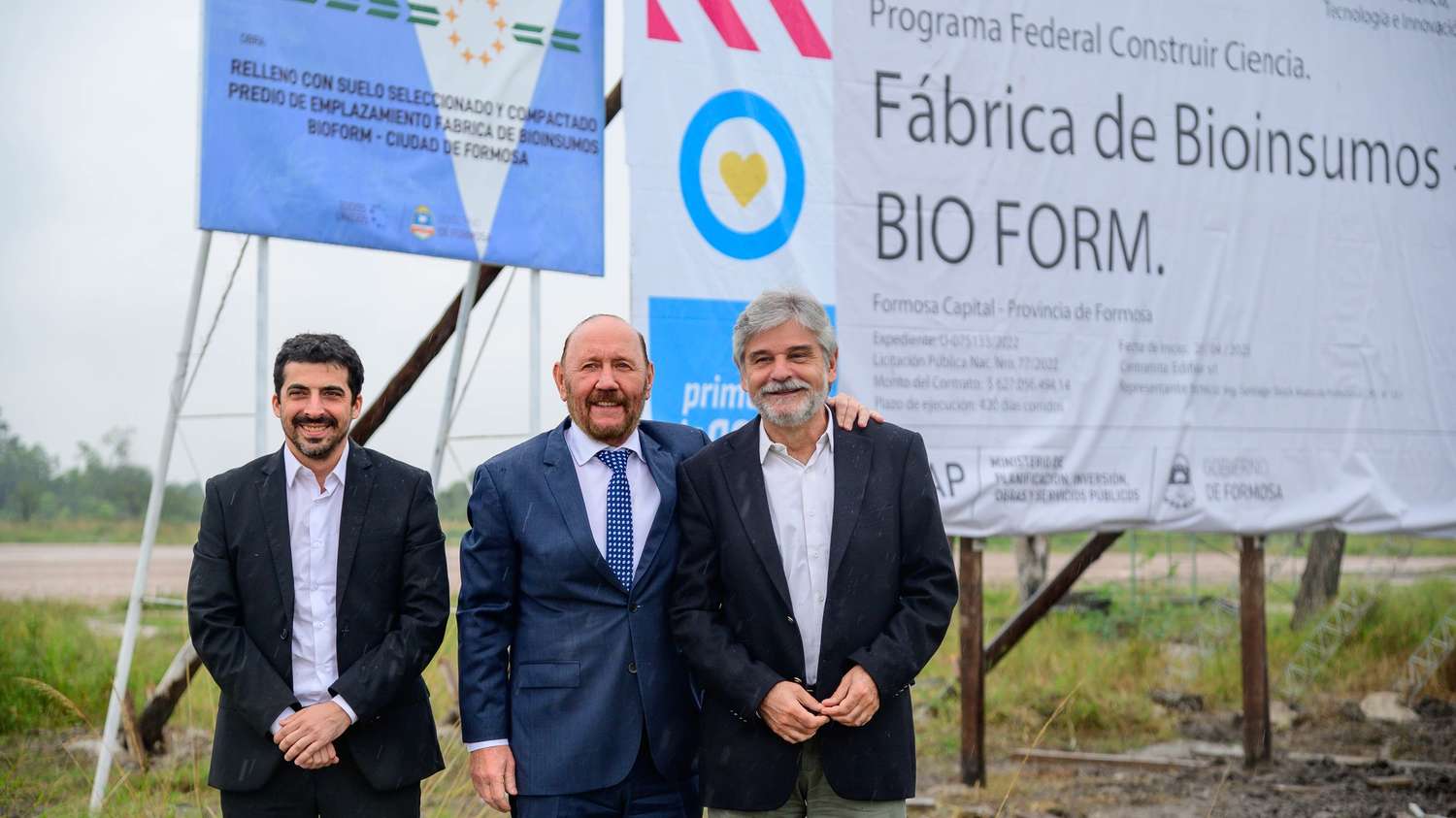 Junto a Daniel Filmus, el Gobernador firmó el convenio para la construcción de la planta de bioinsumos