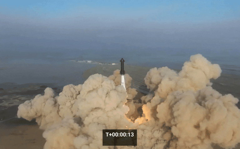 La primera prueba del proyecto más ambicioso de SpaceX explotó en el aire