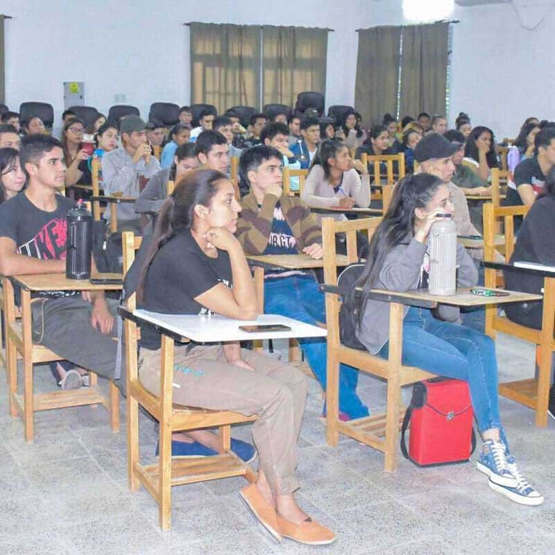 Cerca de 200 estudiantes comenzaron clases en la Universidad Provincial de Laguna Blanca