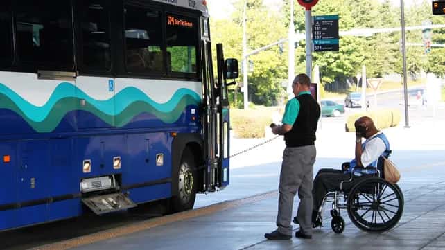 Ómnibus de larga distancia: se suspendería la entrega de pasajes gratuitos a discapacitados