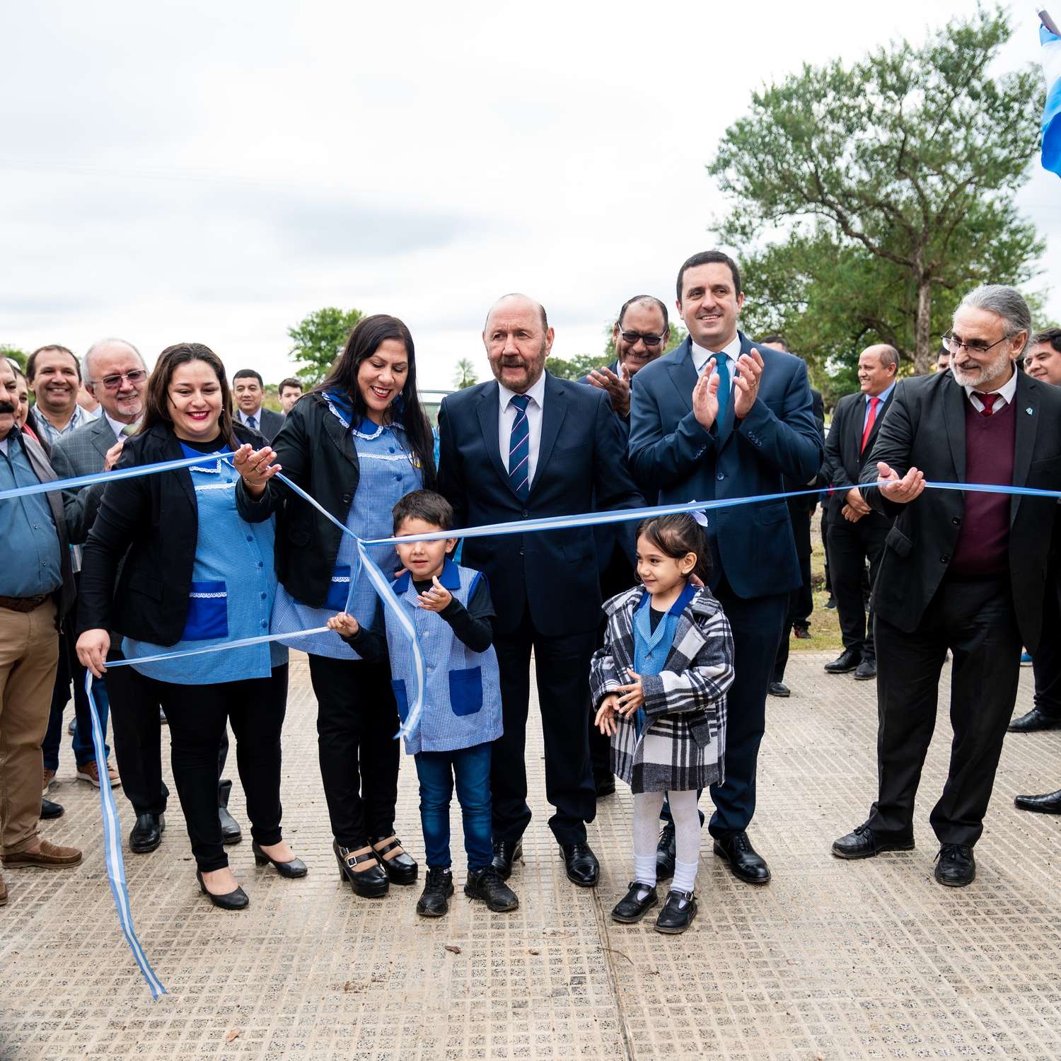El Gobernador inauguró dos escuelas en Colonia San Juan