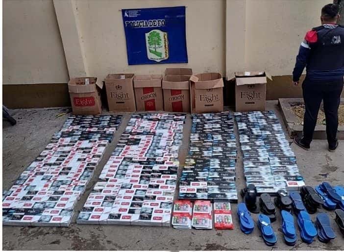 Allanaron una casa por el robo de herramientas y encontraron cajas de cigarrillos valuado en $500 mil