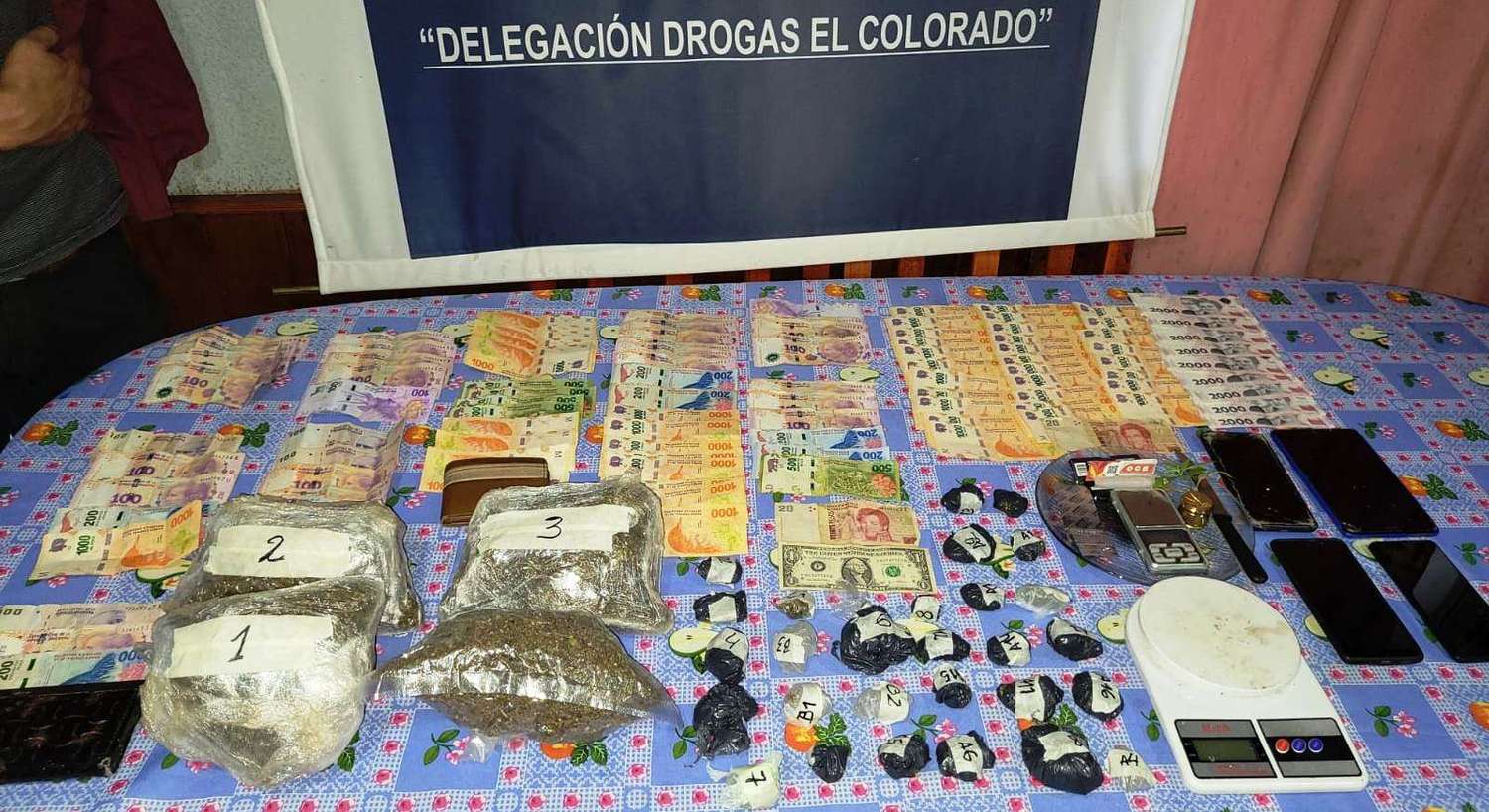 La Policía provincial desarticuló dos centros de 
distribución de drogas y detuvo a dos sujetos