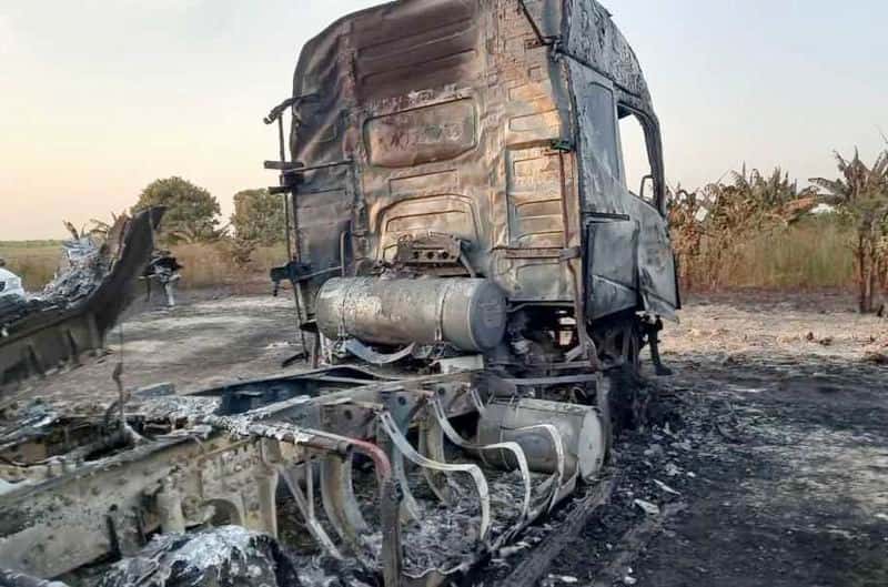 Se incendiaron en colonia Ceibo 13 dos
camionetas y 63 tanques de combustible