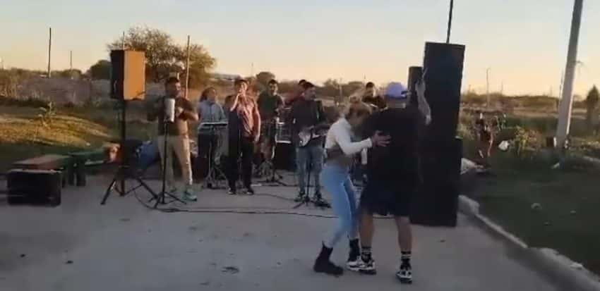 El video del baile y los tiros durante un festejo en Chaco