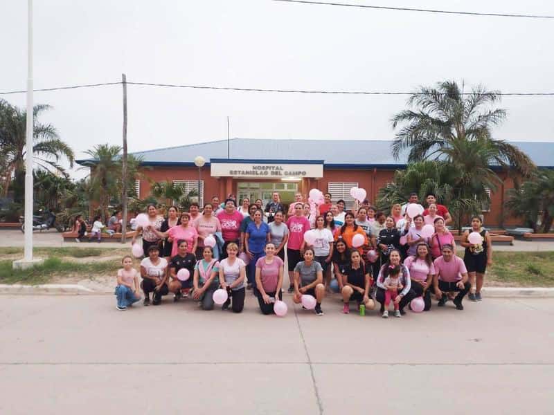 Hospital Estanislao del Campo dio cierre al mes 
rosa con una charla y una caminata simbólica