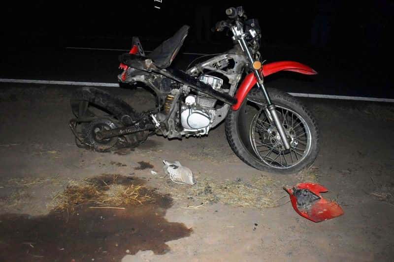 Un motociclista murió al ser
embestido por una camioneta